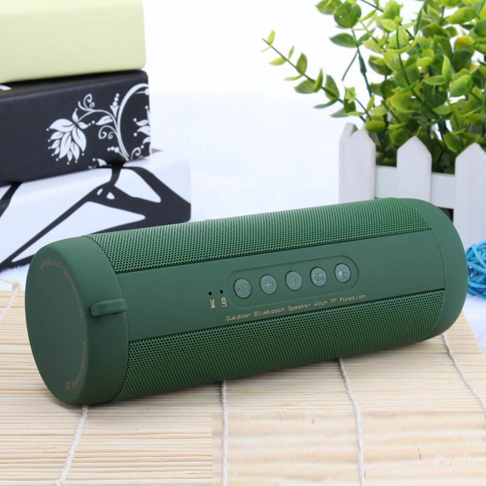 Christmas Wireless Bluetooth Speaker Waterproof Portable Outdoor Bass Column Loudspeaker Hands-free With Flashlight: Green