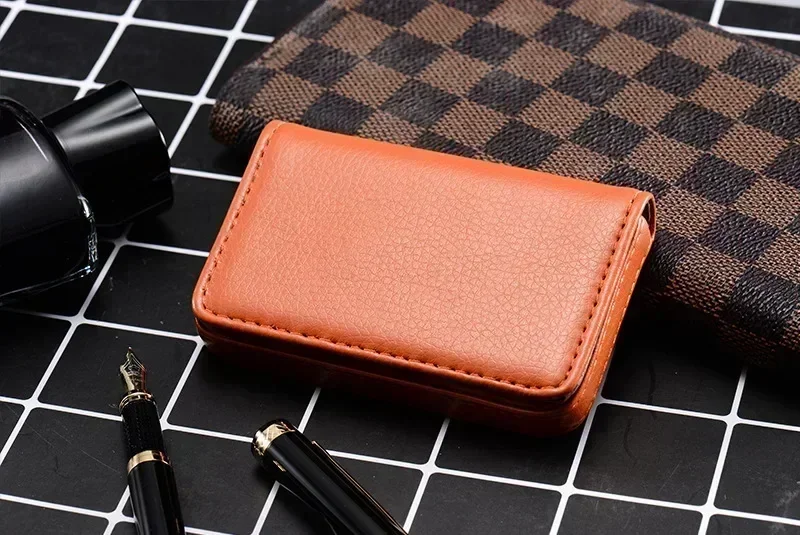 Korthållare för män/kvinnor magnetiskt spänne stor kapacitet högkvalitativt pu-läder kreditkortsfodral kortask kortpaket: Orange