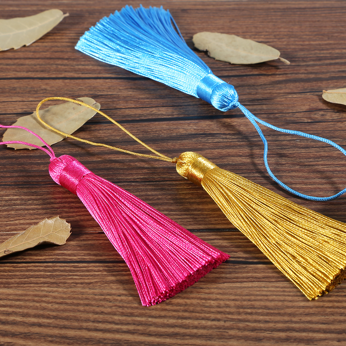 8cm, tupsua,silkkihapsut,askartelutupset,hapsut verhoon,tupsut koruihin tee itse,hapsuverho ,2kpl /pussi