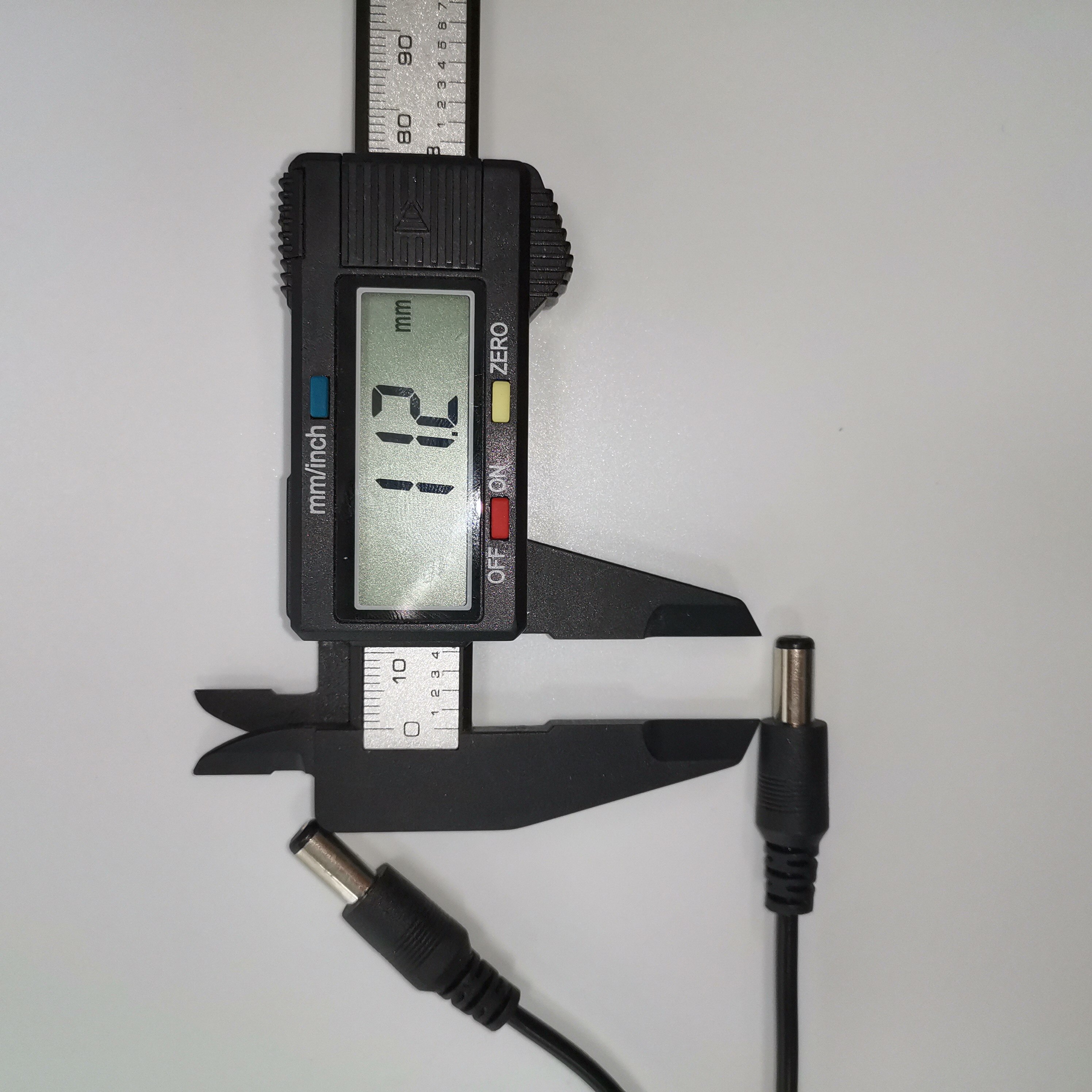 2pcs Manual Inline DC Switch 5.5mm x 2.1mm 1 to 2 Splitter DC Inline Power Switch DC Inline On/Off Rocker Switch for CCTV