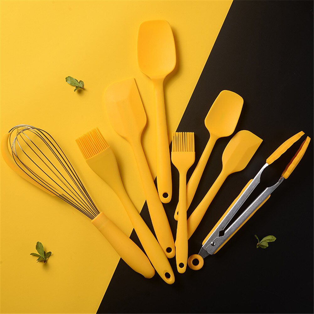 Herramientas para hornear juego de utensilios de cocina de silicona, pinzas cepillo raspador batidor de huevos accesorios de cocina antiadherentes, herramientas de cocina amarillo