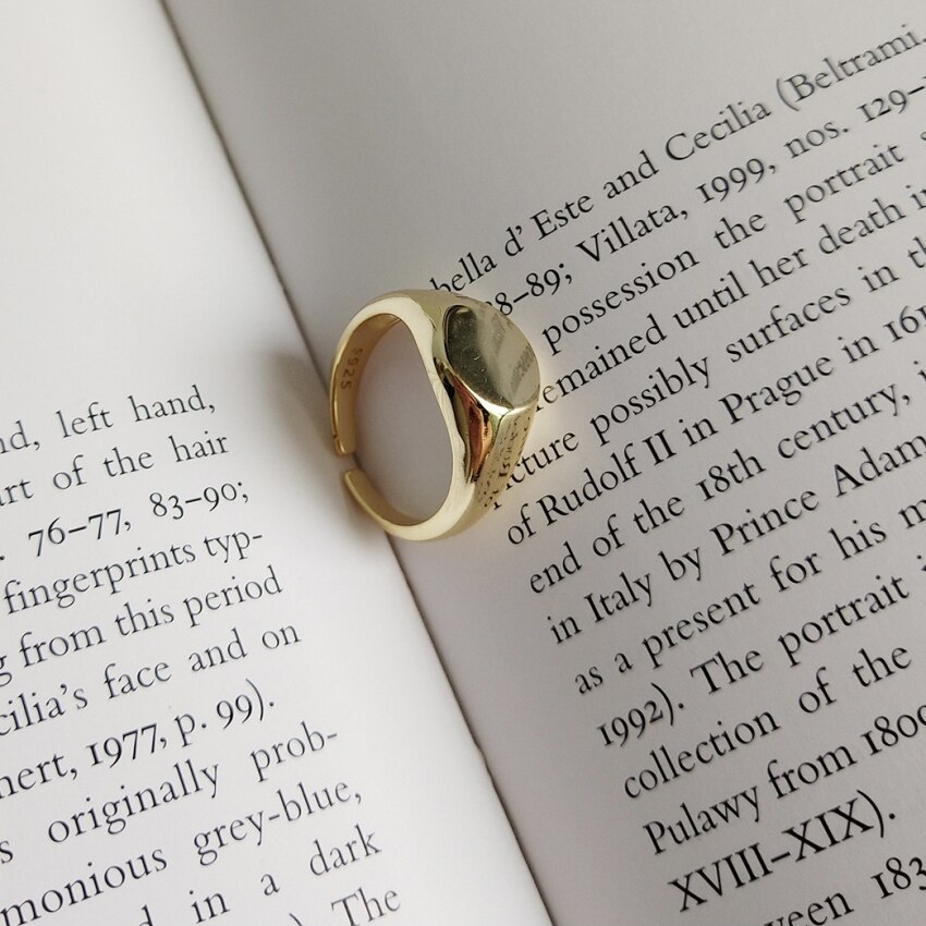 925 Sterling Silber Frauen Goldene Ring Einfache Wilden Glänzend Ring Für Beste Freund Schmuck Runde Oberfläche Name Ringe