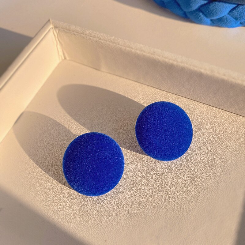 Kvinder & #39 ;s fløjl øreringe personlighed klein blå flocking øreringe sløjfe rød fløjl cirkel øreringe lilla kærlighed øreringe: A433 blå