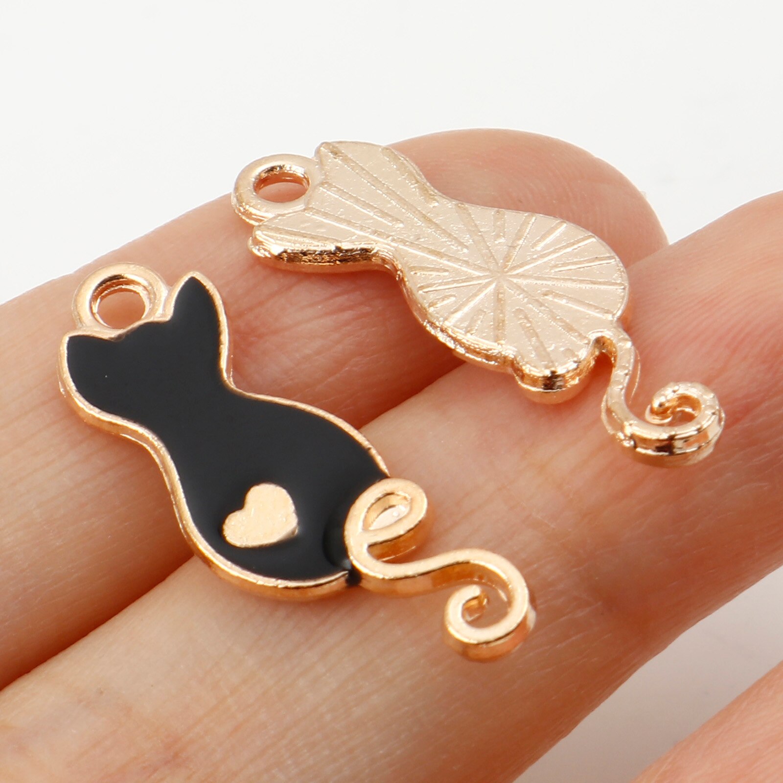 Pendentifs en métal couleur or, 20 pièces, en émail, mignon, dessin animé, chat, cœur, Animal, DIY, fabrication de bijoux, 25mm x 9mm