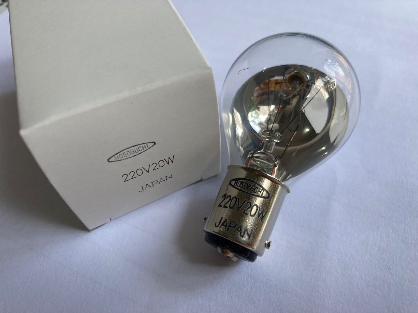 AmScope BT-220V20W 220V 20W Tungsten Microscope Bulb AmScope BT-220V20W 220V 20W Tungsten Microscope Bulb