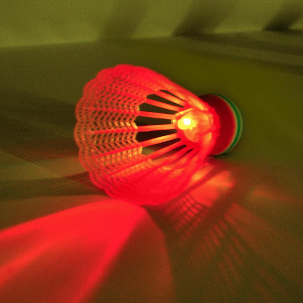 LED Licht Badminton Ball dunkel Nacht Leuchtende Licht-hoch Badminton Federbälle Bunte Beleuchtung Bälle