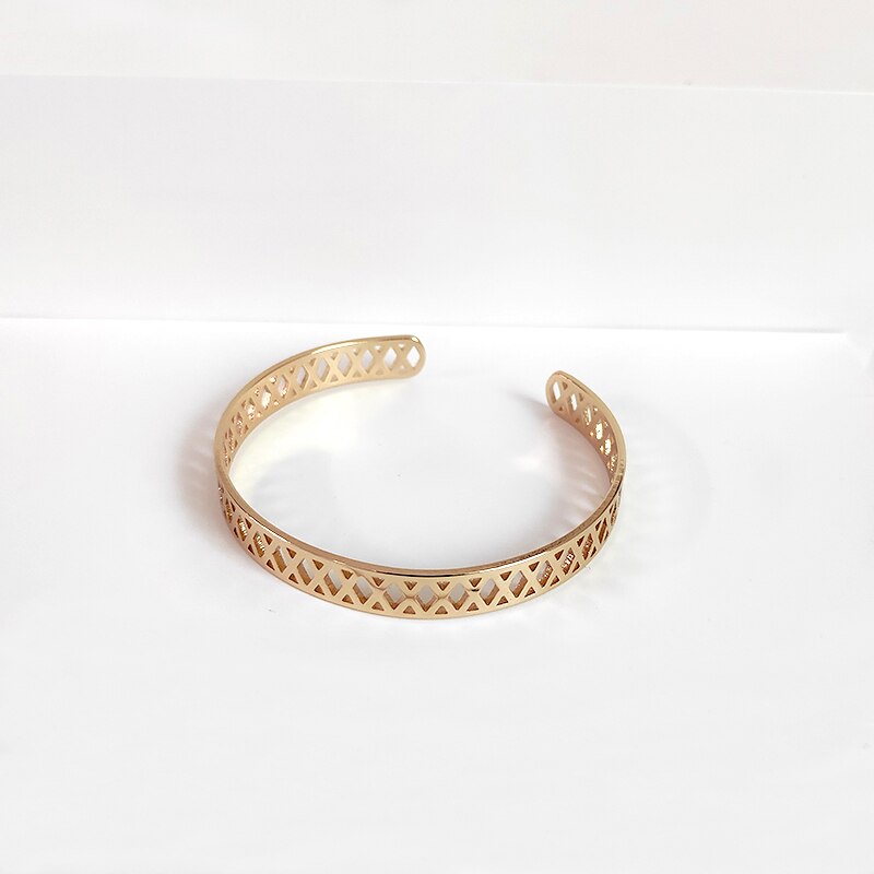 Peri'sbox Hollow Mesh Geometric Bangles Crossed Triangle Gold Bangles for Women Wide Vintage Open Bangle Jewelry Adjustable
