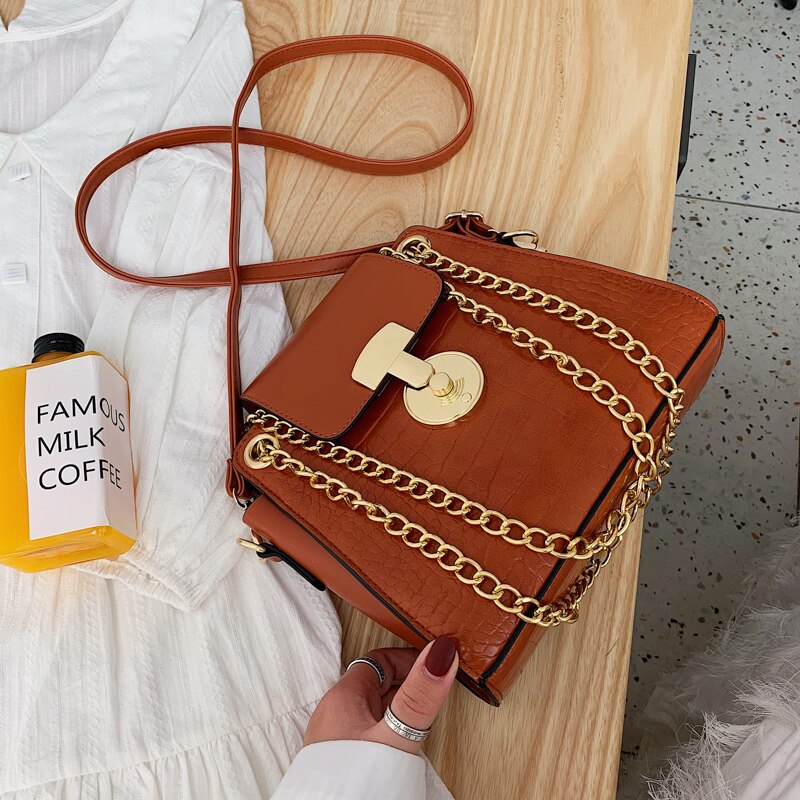 Female Crocodile pattern Tote bag PU Leather Women's Handbag Chain Shoulder Messenger Bag: Brown