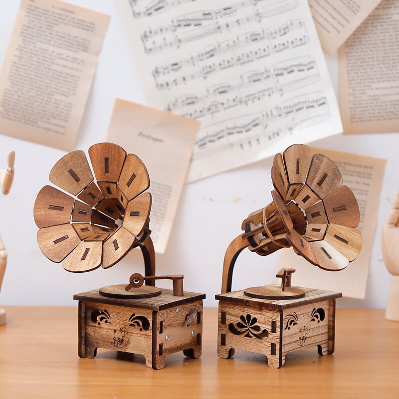 Wooden DIY phonograph music box hand crank music box boutique crafts birthday animal music box