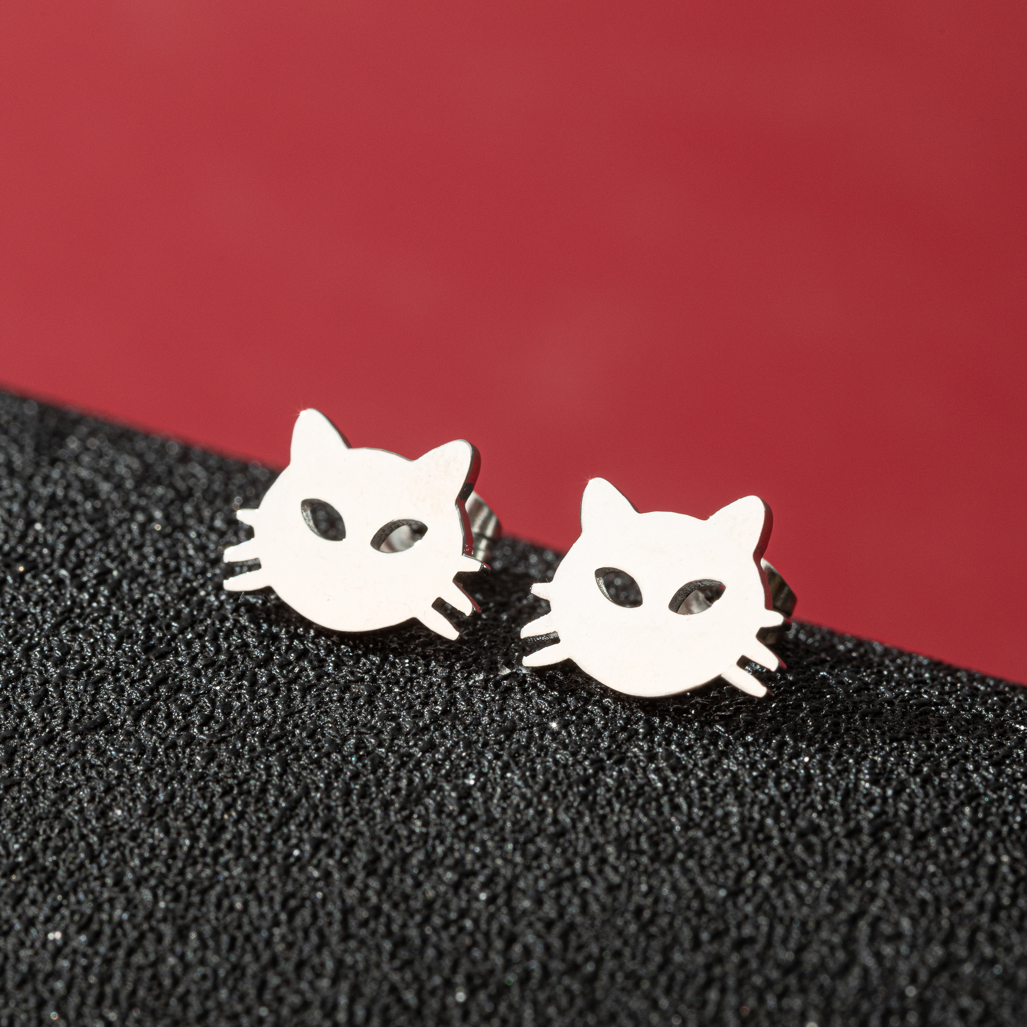 Jisensp 1 paire de boucles d'oreilles chat Animal de dessin animé mignon en acier inoxydable chaton boucle d'oreille pour femmes filles bijoux drôles Oorbellen: Plaqué argent antique