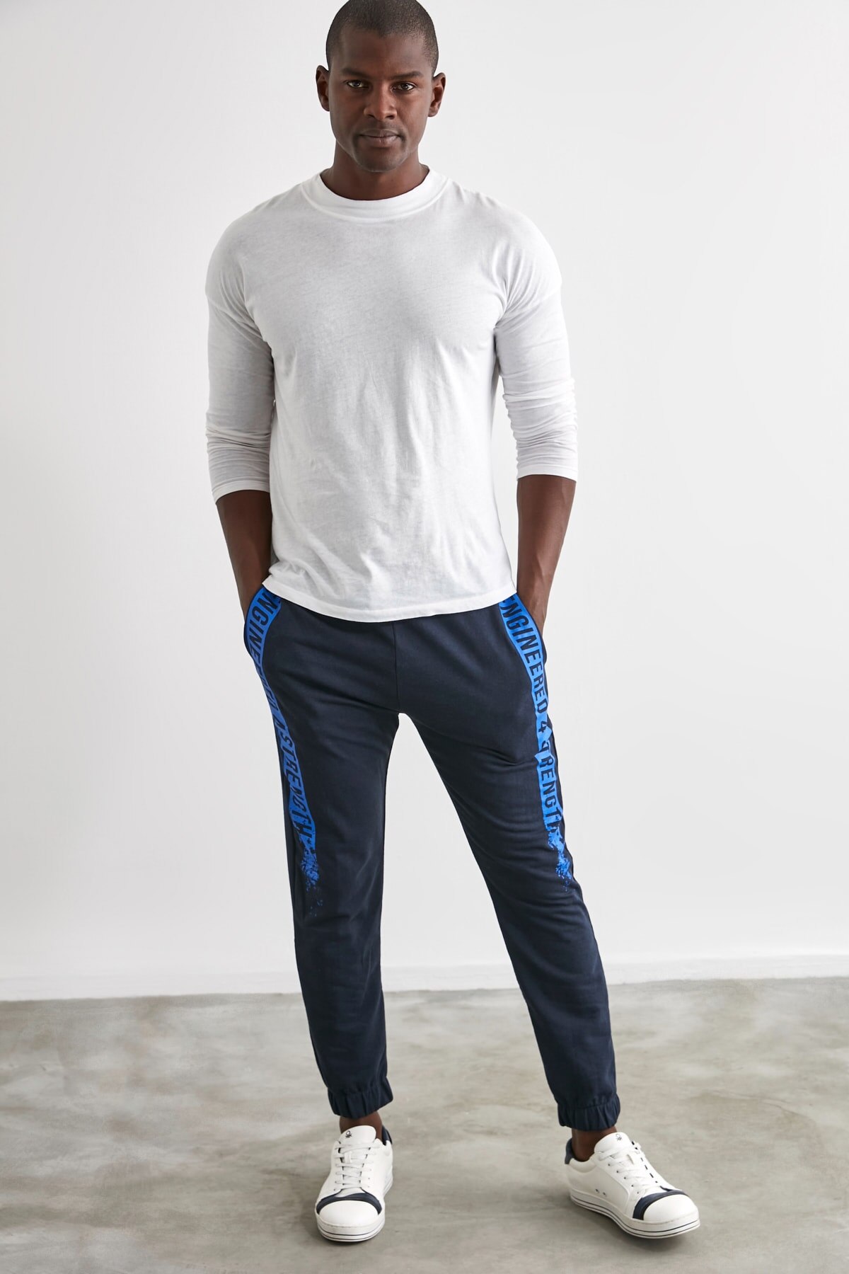 Trendyol Male Printed Sweatpants TMNAW21EA0361