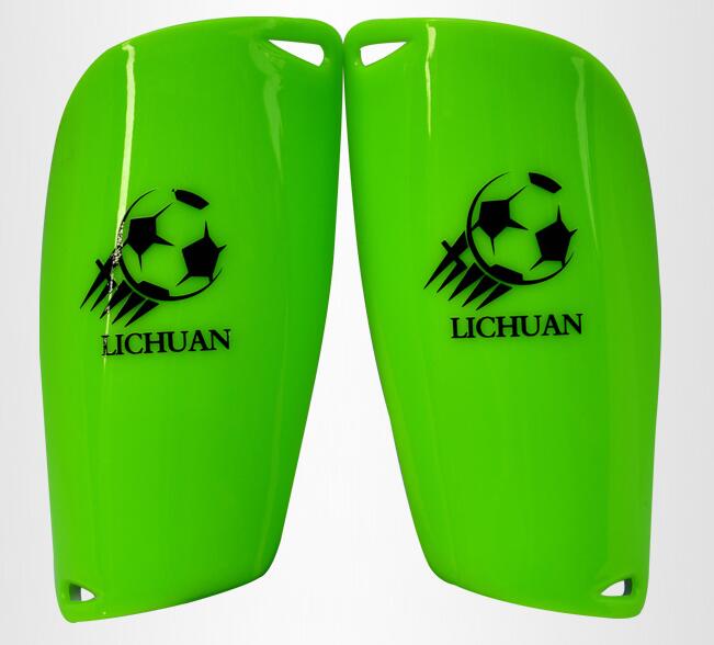 Children Football leg guard Boys double-deck light Soft Foam Sports Guards Leg Protector Kids Soccer Shin Pads: Light Green