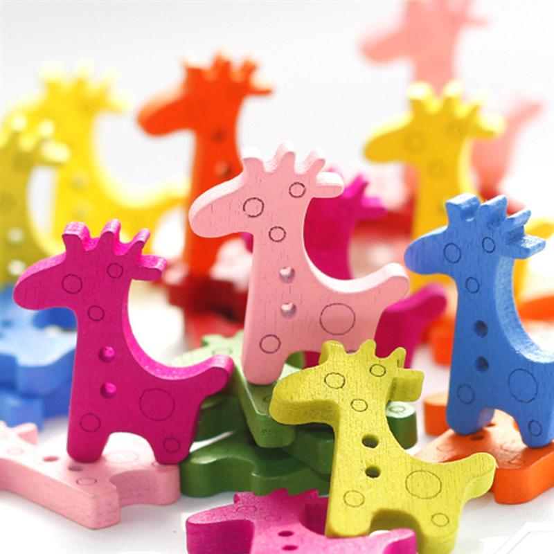 50 stücke Bunte Karikatur Giraffe Geformten Handwerk Spielzeug Holz Tasten für DIY Handwerk (Zufällige Farben)