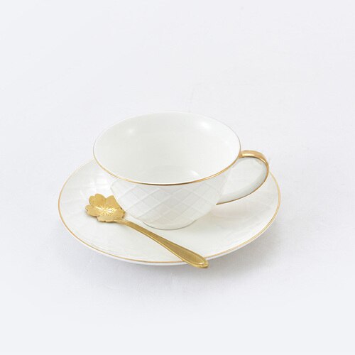 Luksus hvide keramiske kaffekopper royal bone porcelæn kop og underkop sæt guld kant europæiske tazas cafe porcelæn krus  ac50bd: Stil 1
