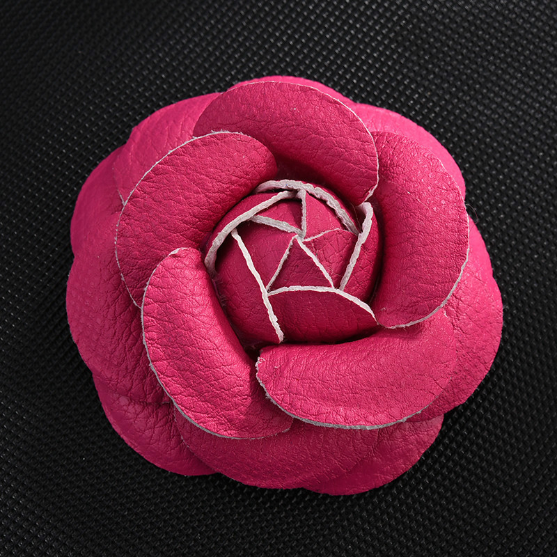 coreano hecho a mano PU cuero Camelia flor broche botón solapa Pin joyería broches ramillete para las mujeres Accesorios: Rose red