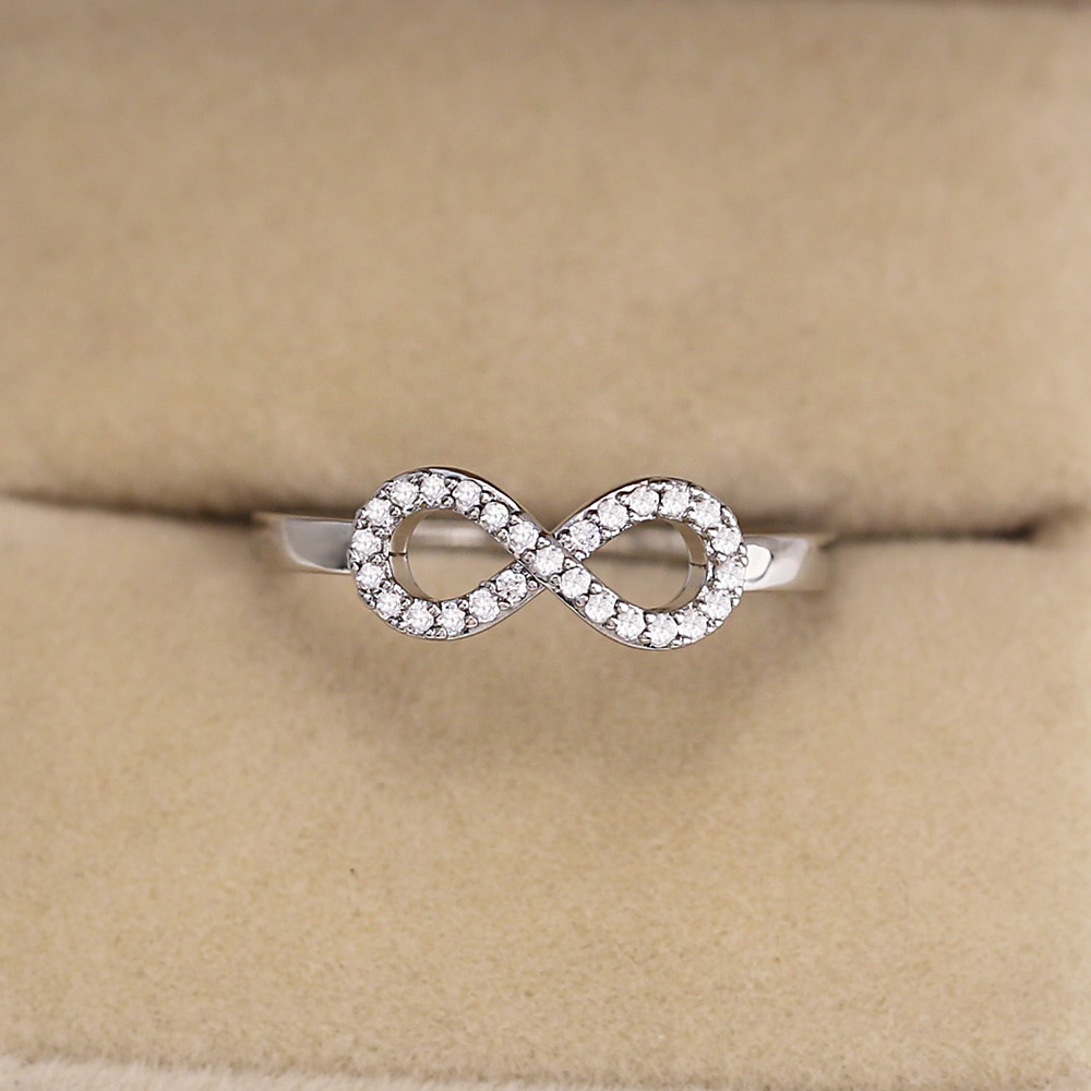 Huitan Infinity Knoop Ring Romantische Sieraden Lucky Ring Met Kubieke Zirkoon Micro Pave Verzilverd Met Maat 6-10