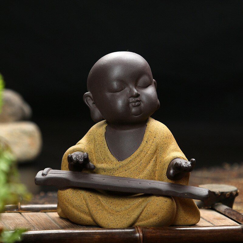 Utsøkte sittende munker kung fu te kjæledyr ornamenter lilla sand tebakke små buddha statuer skulpturer te tilbehør sett: D1