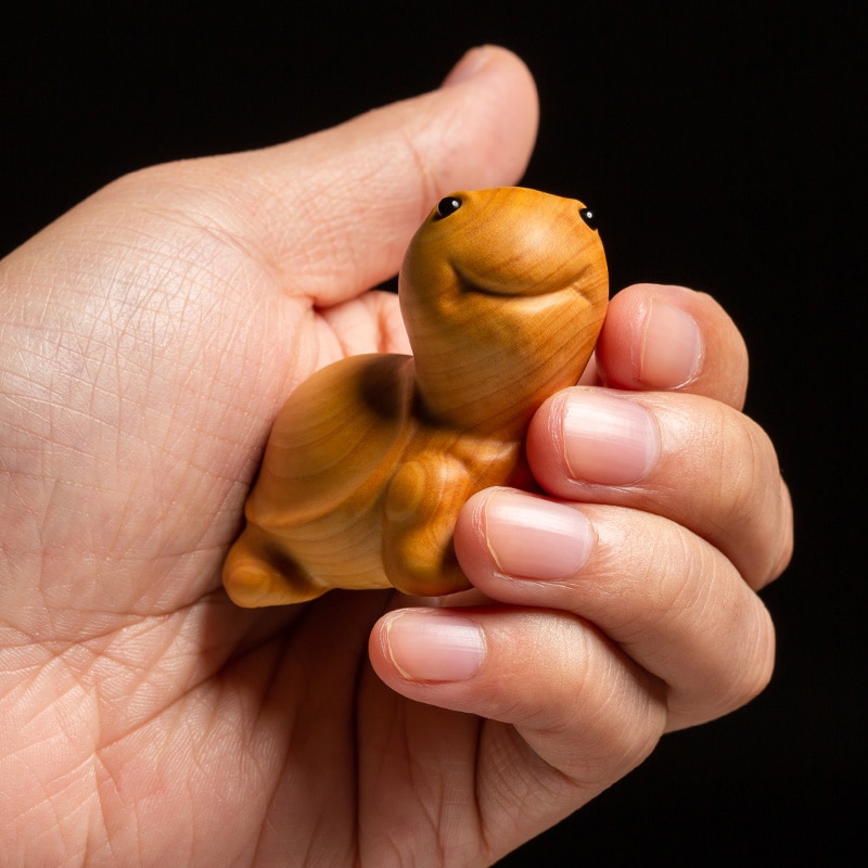 4.5cm Lucky Turtle Mini Wood sculpture Crafts Feng Shui Chinese Solid Wood Tea Pet Ornaments Miniature Home Decoration