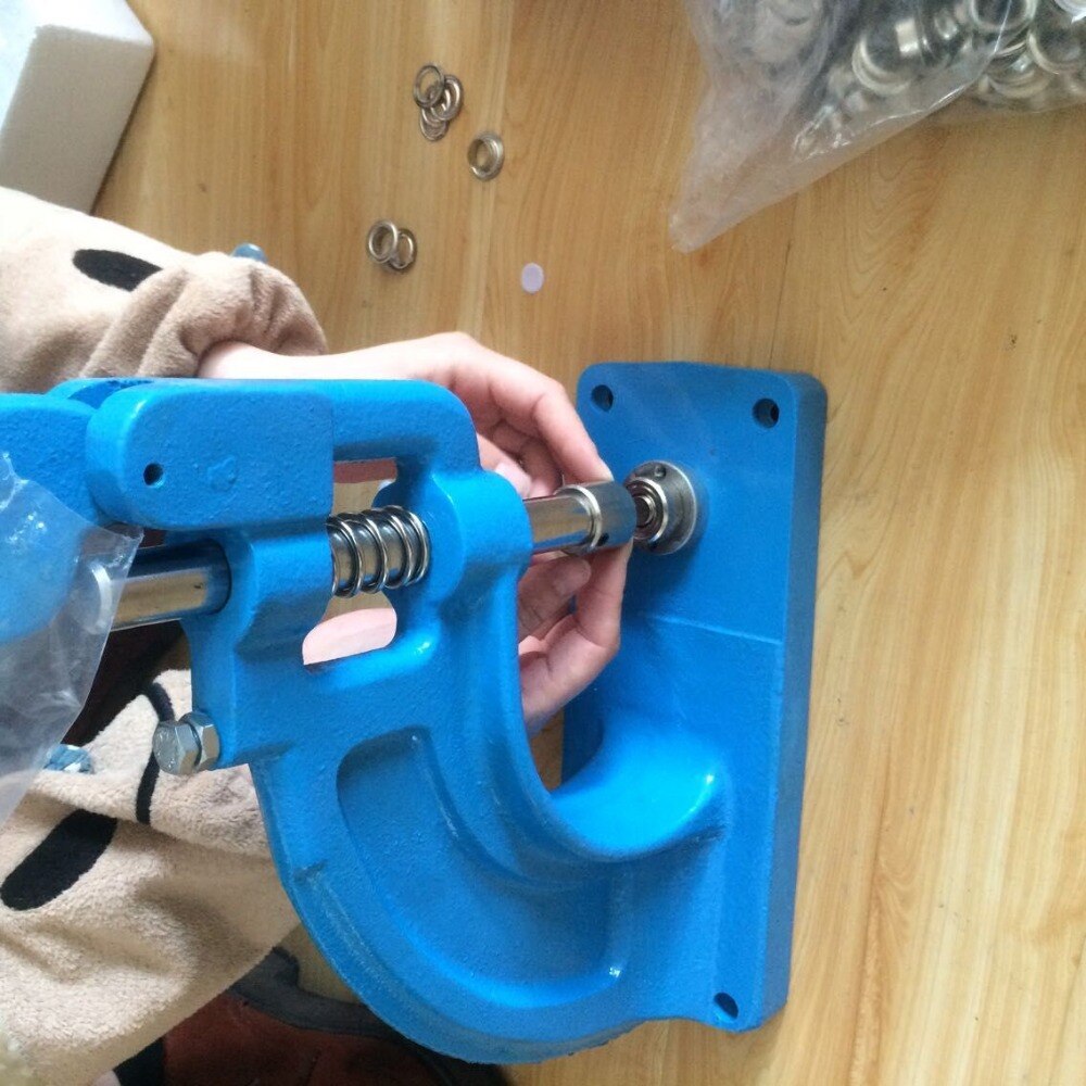 Øje håndpresset gennemtrængelig værktøjsmaskine til banner, plakater, digital udskrivning inklusive en form/gennemføring maskine