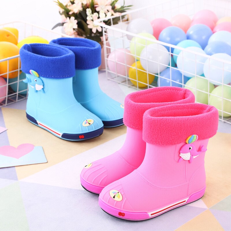Versión coreana de botas para lluvia para niños de dibujos animados botas de lluvias para bebé antideslizante color sólido 2-8 años de edad niños y niñas zapatos de agua