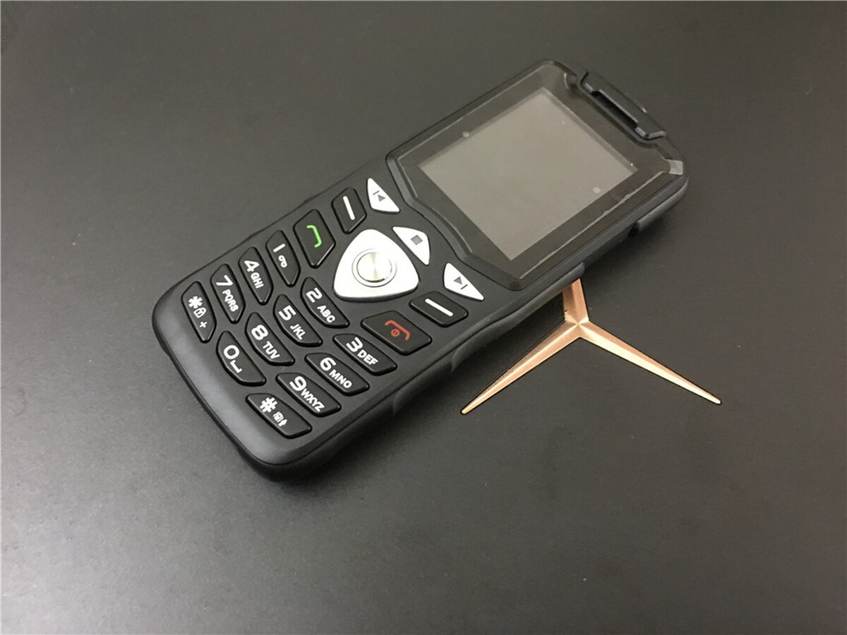 F1 Push Button Mobile Phone 1.8 Inch Dual Sim Basic Big Keyboard Bluetooth Flashlight MP3 Radio Camera BigHorn Cheap Telephone