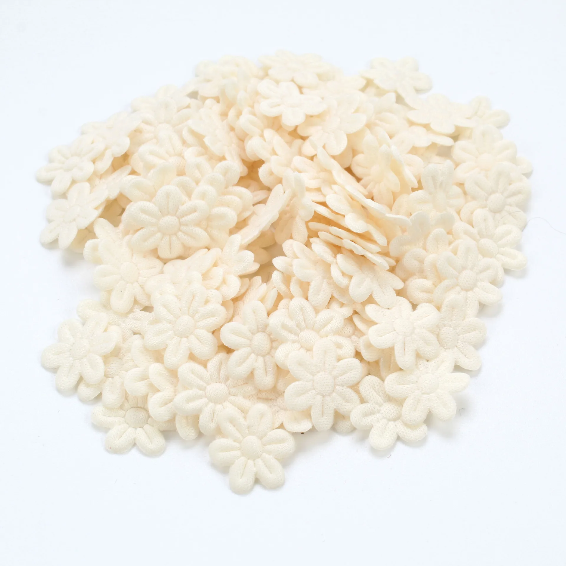100 stücke sechs blättrige Blume Filz Stoff Prägung DIY NäHenne Handwerk Haarnadel Hand gefertigte Materialien Stoff Flecken Hochzeit Wohnkultur: Schokolade