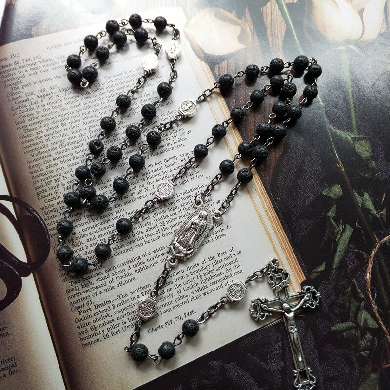 Qigo collana con rosario nero cattolico ciondolo a croce lunga san benedice per uomo donna gioielli religiosi in preghiera
