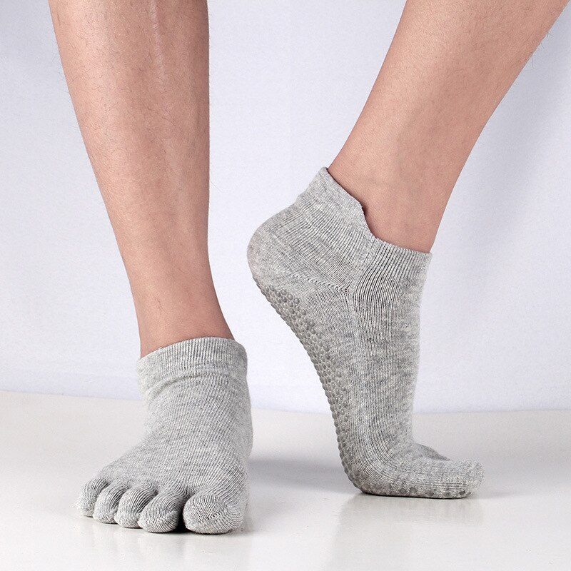 Five Toe Socks Women's Sports Socks Toes Separated Comfortable Socks with Anti-slip Silicone Fitness Running Dance Yoga Socks: light gray