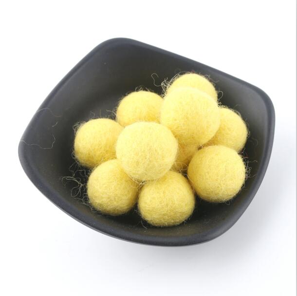10pc/ settiä 20mm pyöreää villahuopapalloa villa pom pom helmiä 18 väriä tee-se-itse askartelu flocking pallo villapallot korut tehdä sormus helistin: Keltainen