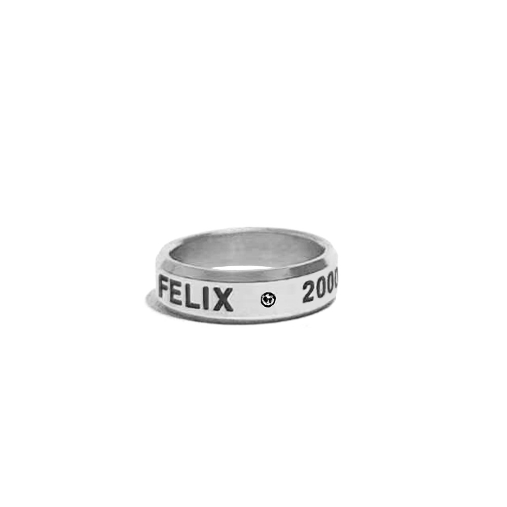 1 Uds. Anillo de dedo KPOP Felix Hyunjin Bangchan Lee Know Han Impresión de fecha de cumpleaños joyería de acero de titanio collar anillo accesorio: Blanco