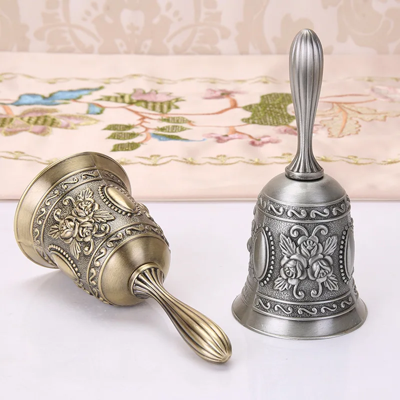 1pc retro tom de metal estilo europeu mão sino artesanato decoração alarme sino artesanato sino de natal vento artesanato de natal
