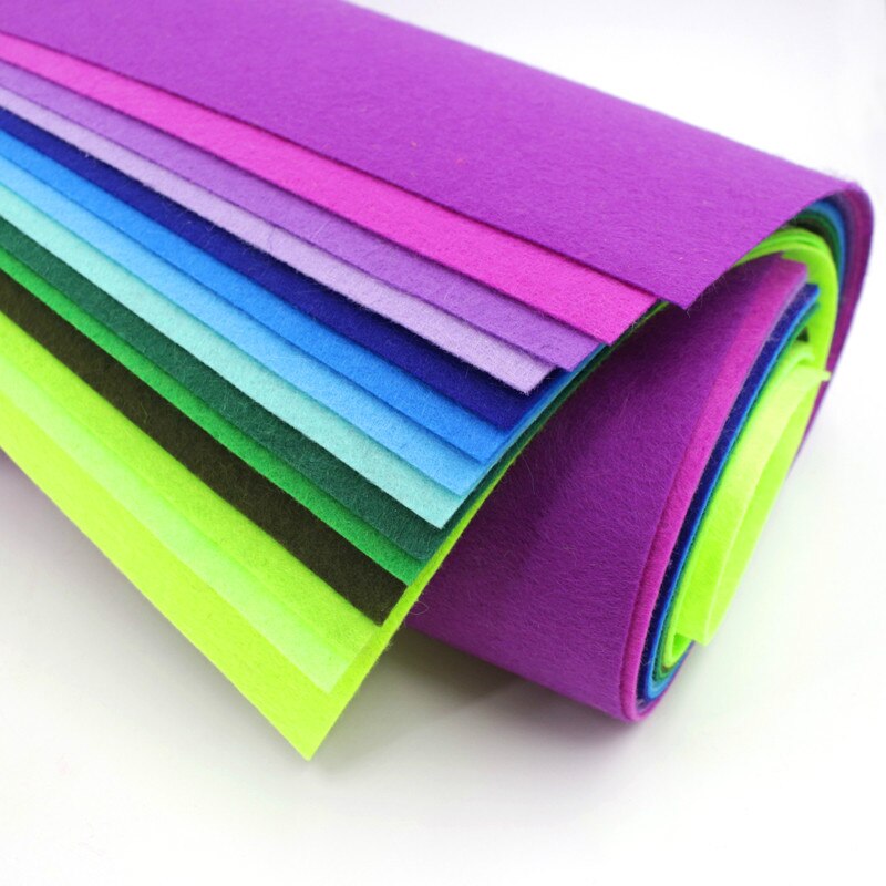 Blanda färger non woven filttyg 1mm tjocklek polyestertyg filt diy bunt för att sy dockor hantverk 15 x 15cm