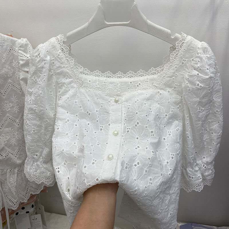 Chic broderi blondebluse kvinder toppe sommer udskæring vintage fransk firkantet krave kausal hvid skjorte kvinder blusas: L / Hvid