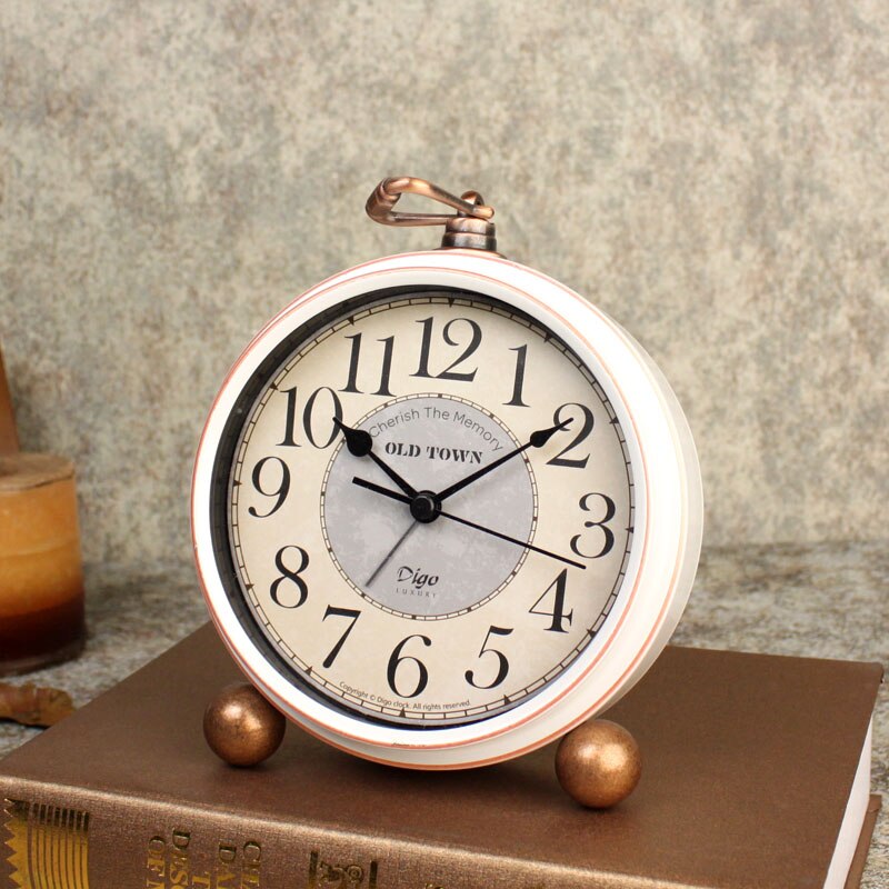 Small Retro Desk Clock Silent Metal Alarm Clock Bedroom Desktop Clock Roman Numerals Relogio Mesa Wrought Clocks AC50TC