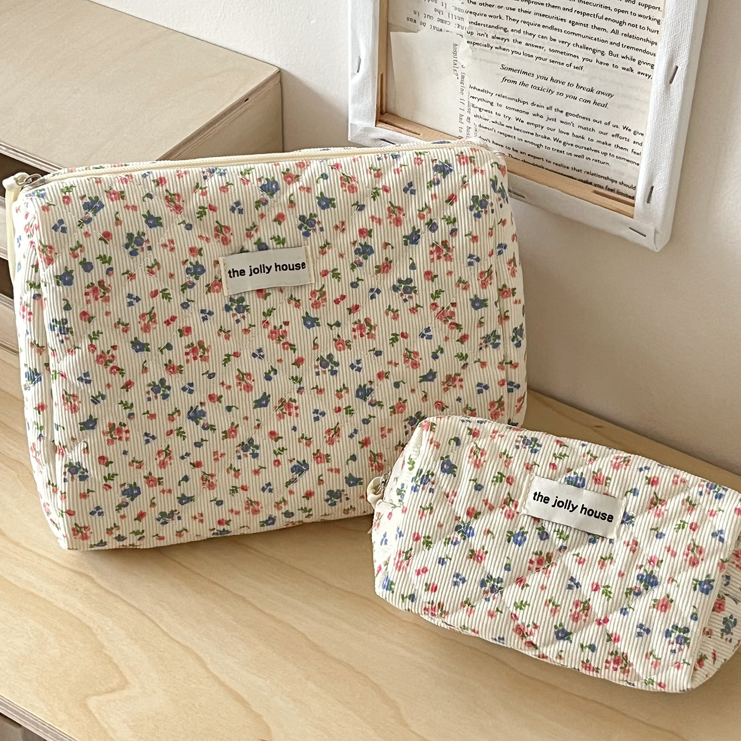 Lovely Floral Stitching Corduroy Cosmetic Bag For Storing Skin Care ltems Lipsticks Accessories Travel Necessity Birthday: Light Grey