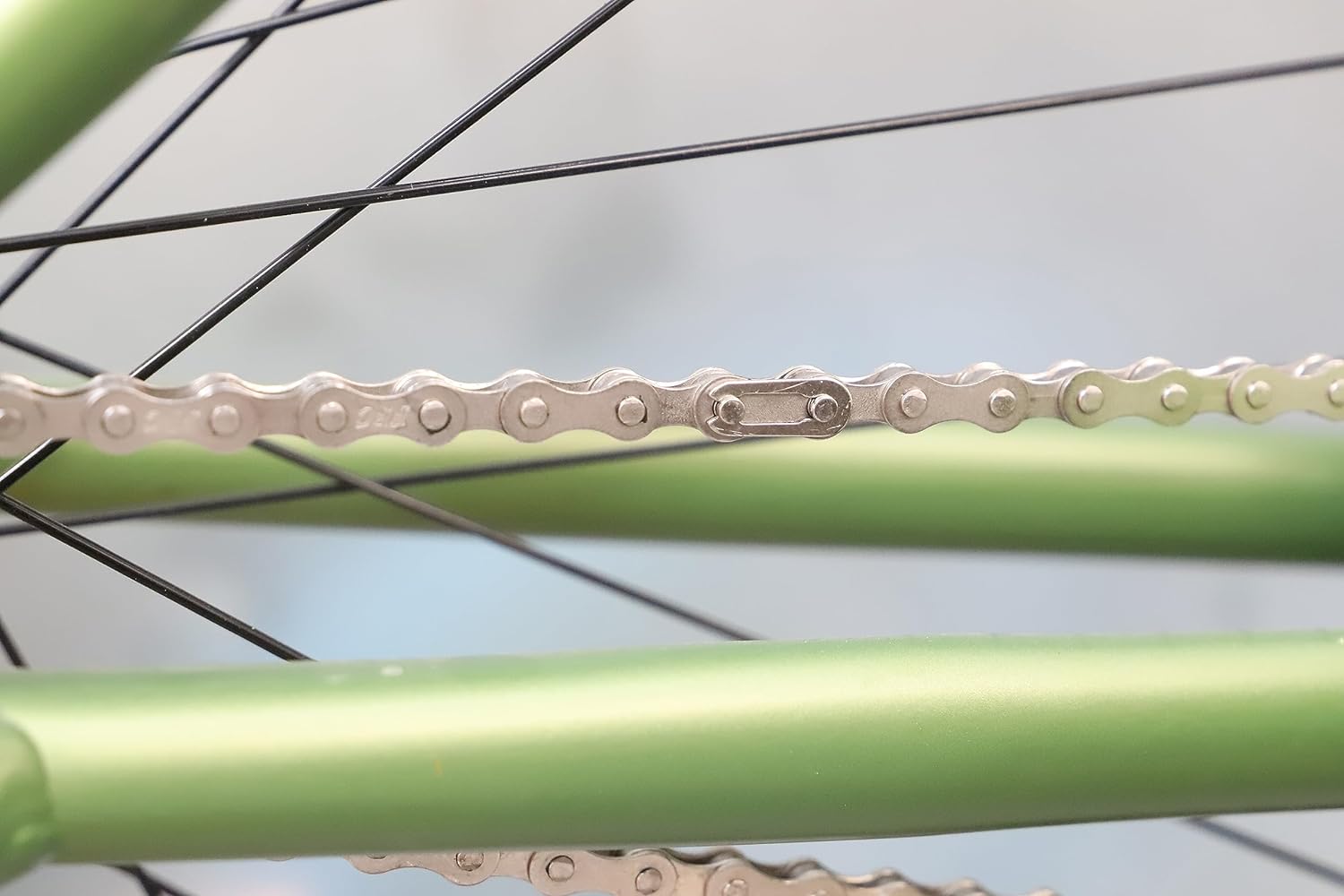 ZUKKA Bike Chain Single Speed 1 Speed Bicycle Chains Spare Parts for Bicycle 1/2" x 1/8" x 104/114 Links Bicycle Accessories