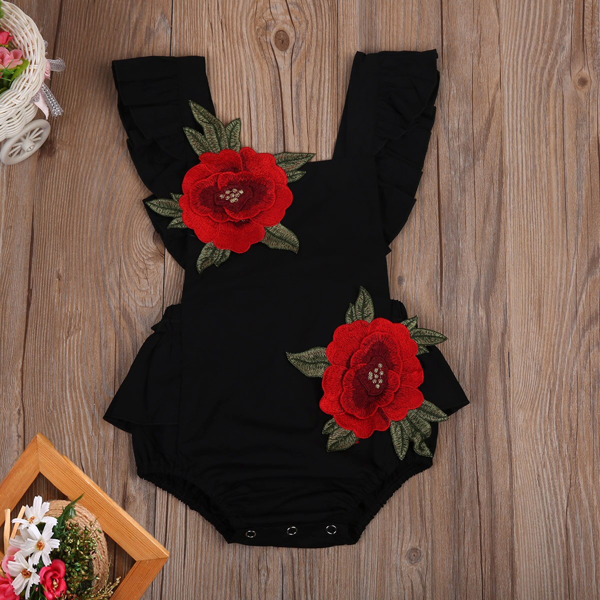 Peuter babymeisjes zomer schattige romper 2 stijl korte bloemblaadjes mouw bloemen effen bedekt knoop jumpsuit romper 0-24m: Zwart / 24m