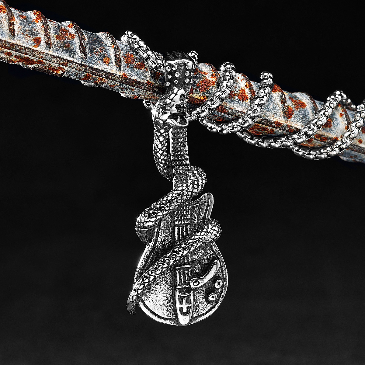 Viper guitarra Heavy Metal Rock acero inoxidable hombres mujeres collares colgante cadena Punk joyería creatividad al por mayor