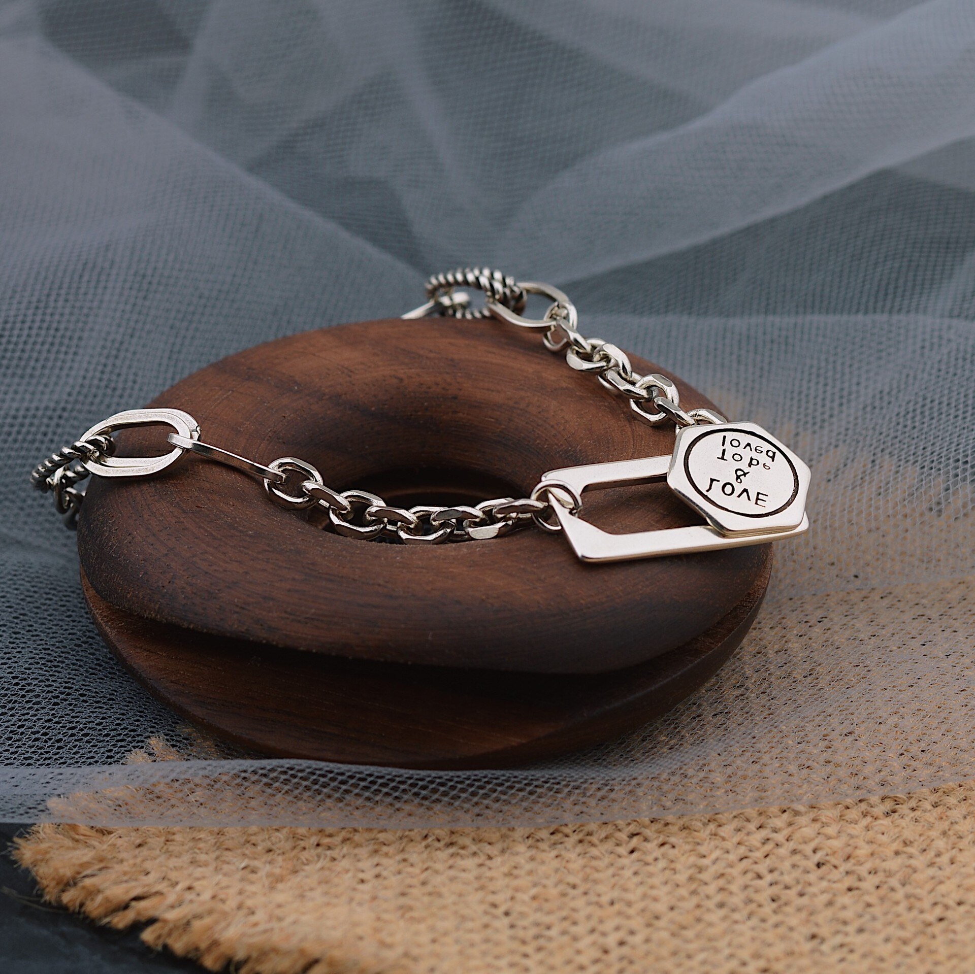XIYANIKESilver-pulsera de letras hexagonales geométricas para mujer, joyería Punk que combina con todo, hecho a mano