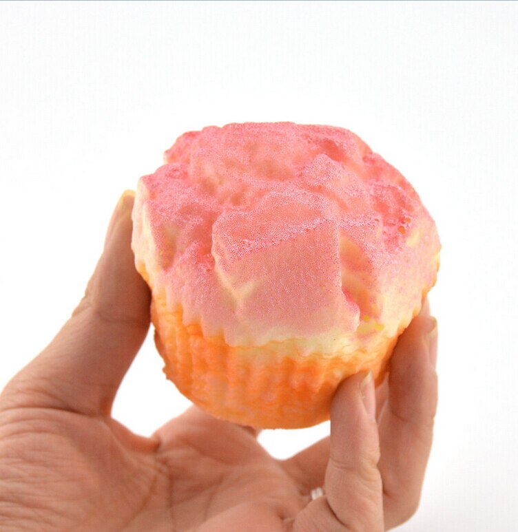 1 pcs Kawaii Mini Sprinkles Cupcakes Squishy Cake Soft Bread Charms Artificial Cupcake Pretend Toys 8 cmx6 cm
