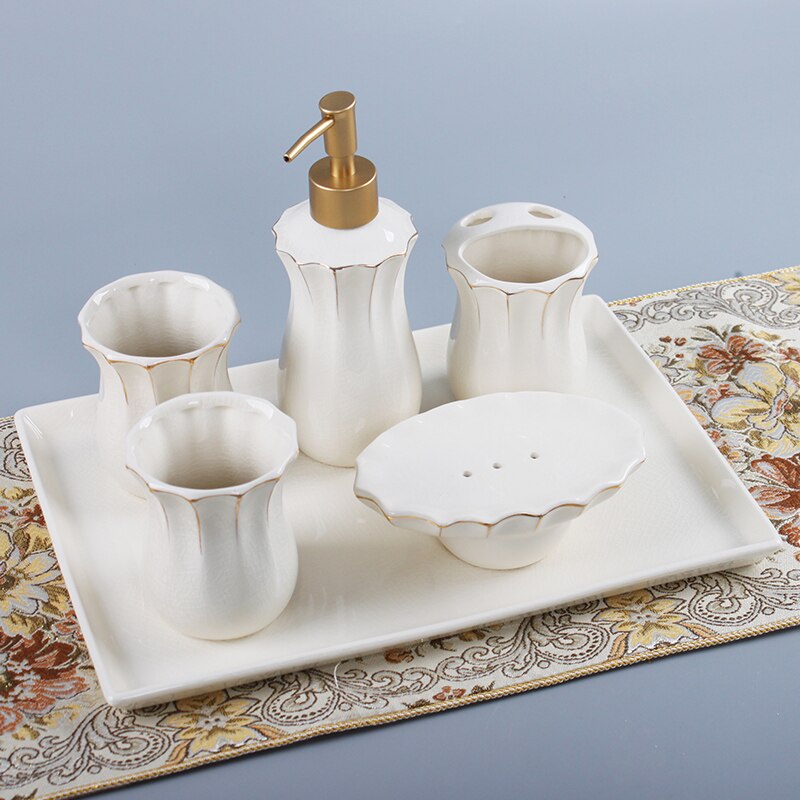 4 Stuks En 5 Stks/partij Jingdezhen Keramische Toiletartikelen 4 Stks/partij Of 5 Stks/partij Badkamer Kit Home Decoratie