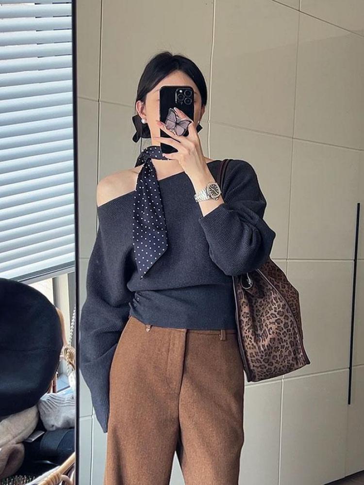 Otoño Invierno Beige fuera del hombro botón manga larga suéter mujeres francés gris versátil corto tejido Top tendencia