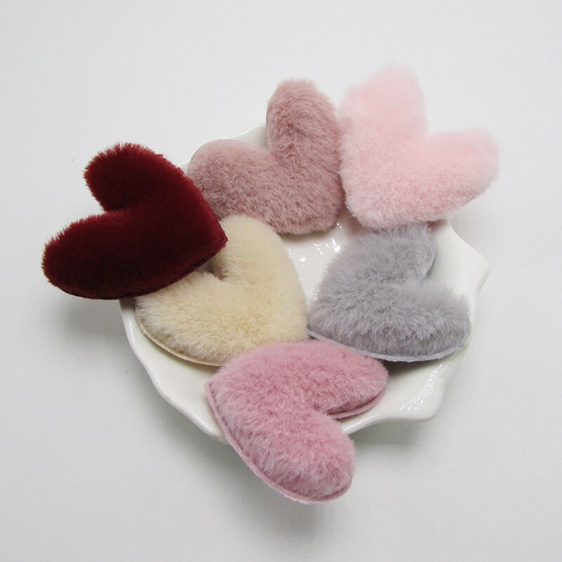 24 stuks/partij, maat 4.5*5cm gewatteerde hartvormige patches van bontvilt, applicaties voor kleding, knutselbenodigdheden, naaibenodigdheden, doe-het-zelf haarspeldjes, accessoires