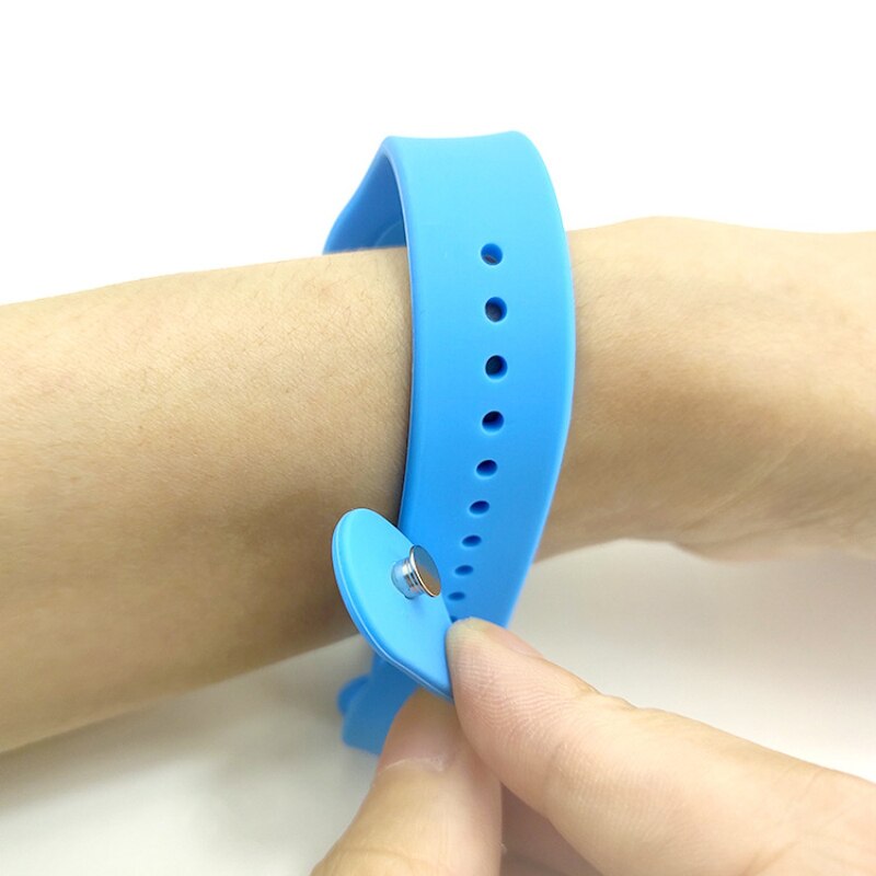 Ristband distributeur de main adulte enfant portable désinfectant pour les mains distributeur pompes désinfectant désinfectant désinfectant Bracelet outil de distribution