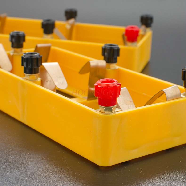 1 pcs No. 1 battery box large junior high school physics and electrical experiment equipment multiple binding posts four in one