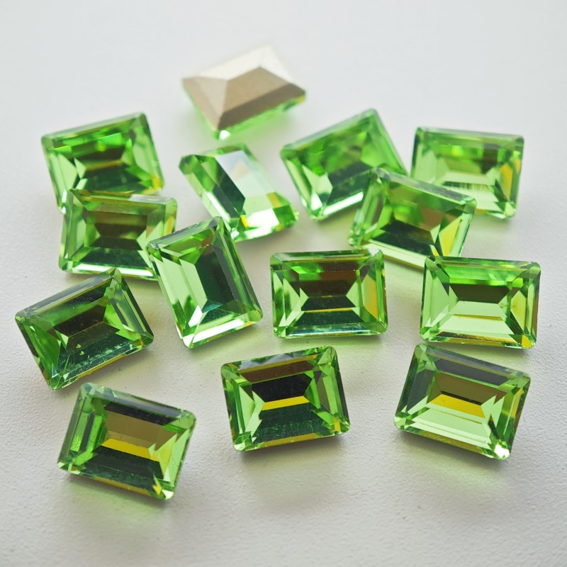 50 stuks 6x8mm rechthoekige haakse nagelaccessoires kleurrijke super glanzende K9 diamant puntige bodem onregelmatige nageldecoratie