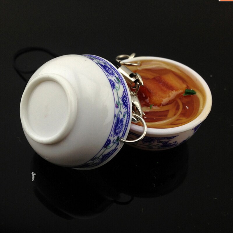 Comida de simulação encantos macarrão chaveiro chinês azul e branco porcelana comida tigela mini telefone celular cinta pingente