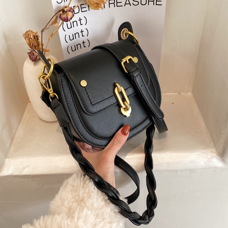 Skrå taske dametasker læder sadeltasker til kvinder crossbody skuldertaske kvindelig flap skulder håndtaske og pung: Sort skuldertaske