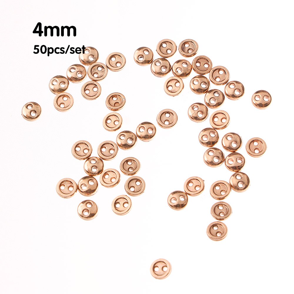 Mini Botón de muñeca para costura de bricolaje, botón de costura de bricolaje hecho a mano con 2 agujeros, botón plano para álbum de recortes, accesorios para ropa, 50 Uds.: 4MM	gold