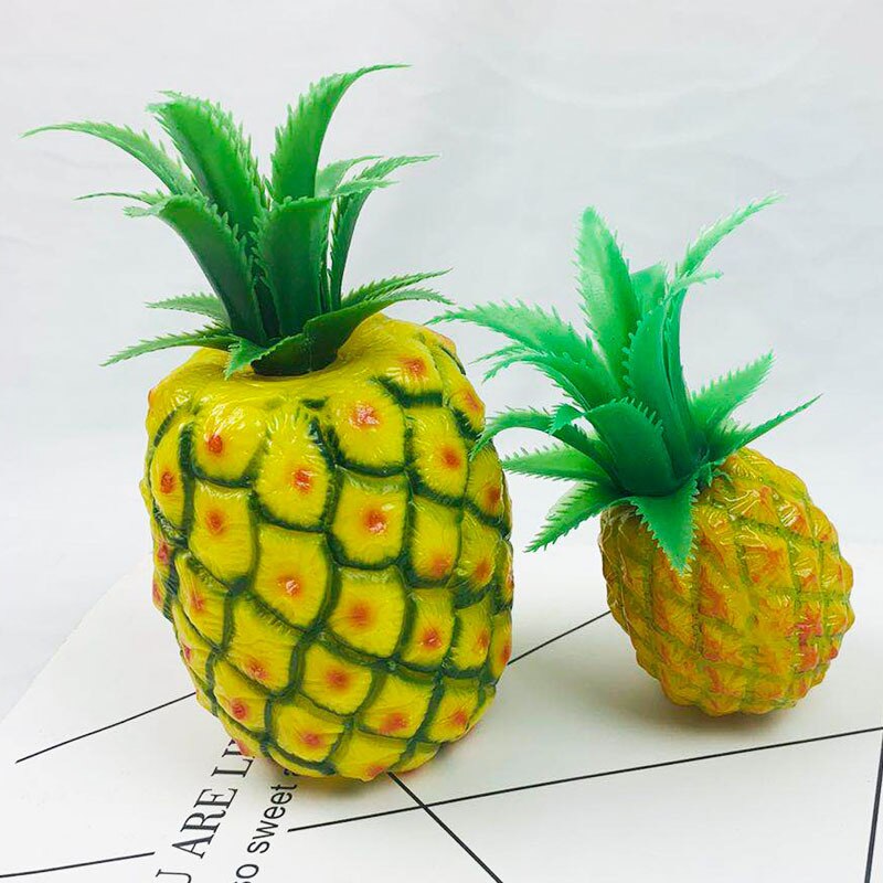 MagiDeal Tropical Artificial Pineapple Plastic Fruits Cabinet Display Ornament Decoration Props Kitchen Home Wedding Party Decor